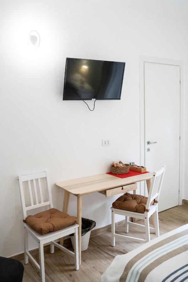 B&B Alighieri 97 Бари Экстерьер фото